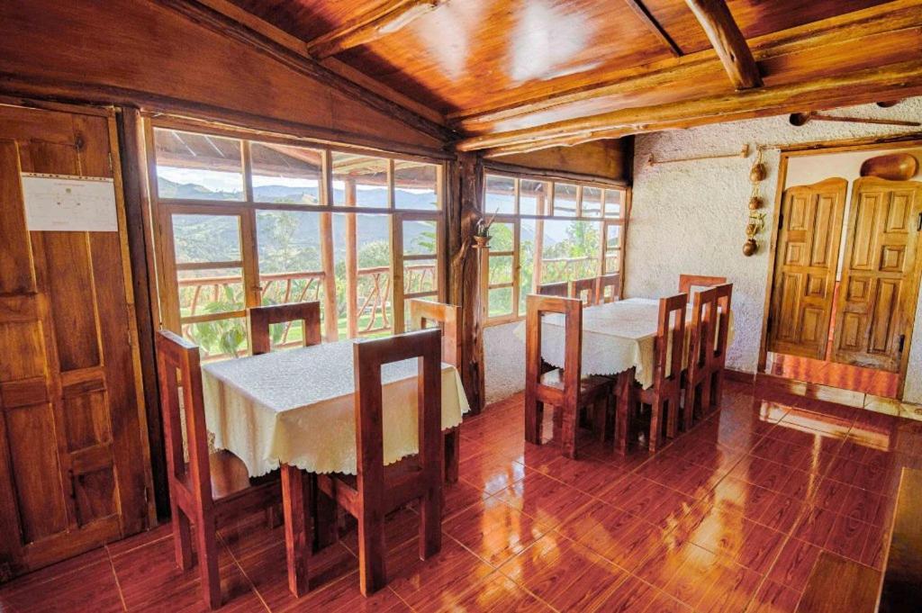 Hostal Taita Cristobal Isinlivi Екстер'єр фото